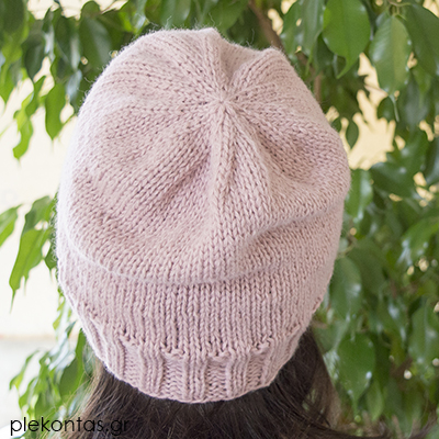 Πλεκτό σκουφάκι με βελόνες