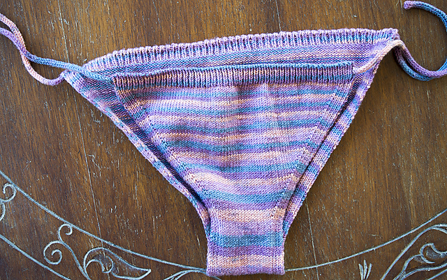 Πλεκτό μαγιό με βελόνες bikini3 medium2