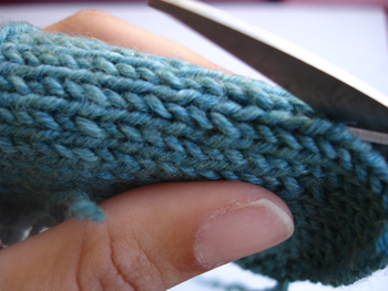 Steeking - Κόψιμο πλεκτού diplopma-steek